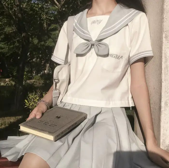 星期五俱乐部之荆棘之恋